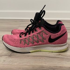 NIKE Zoom Barely Worn Running Sneakers  Gym Shoes